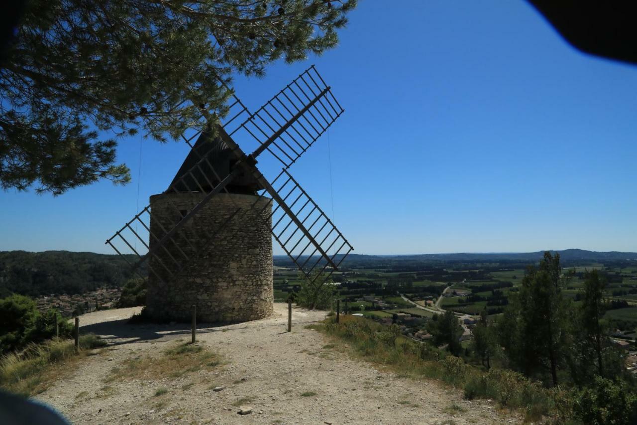 Les Lavandes De Severine Boulbon Exterior photo